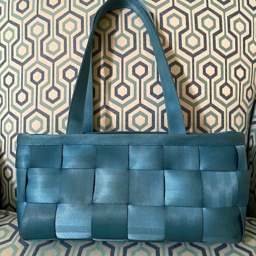 Harvey’s Seatbelt Bag